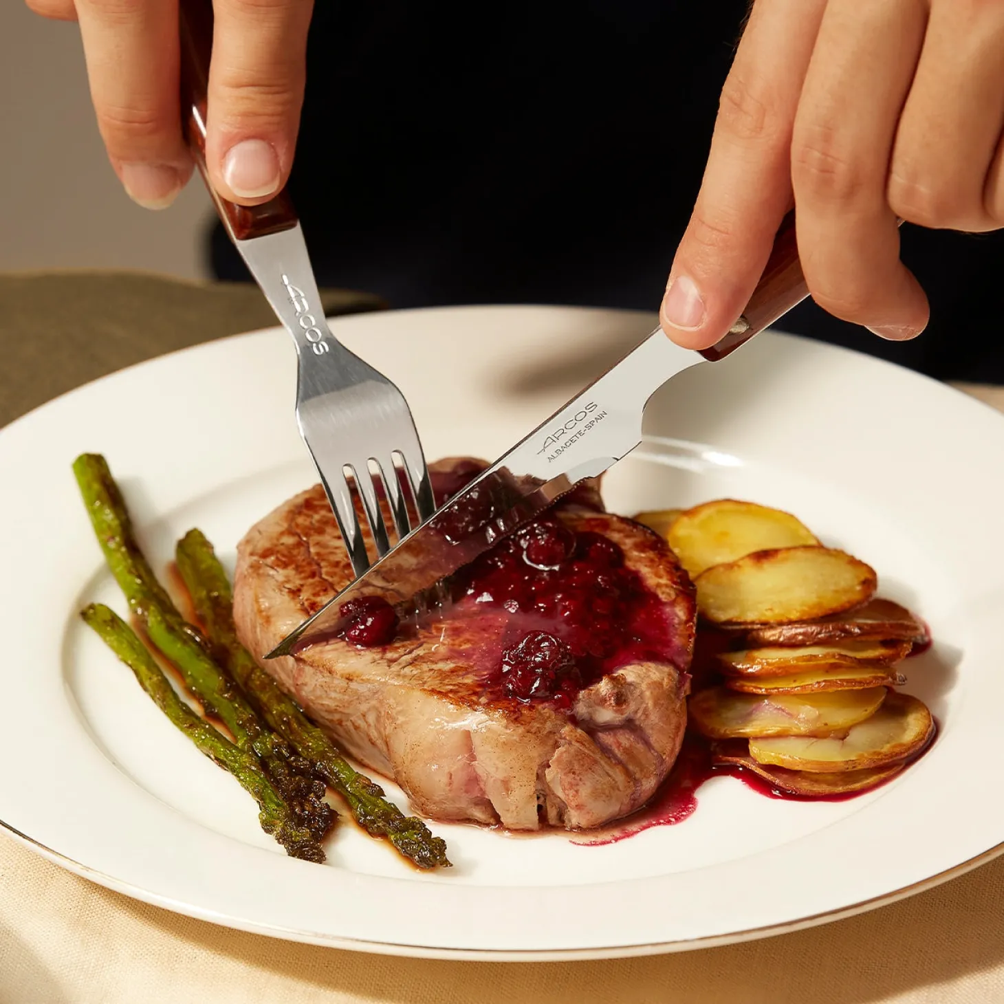 Set 6 couteaux à steak crantés hêtre